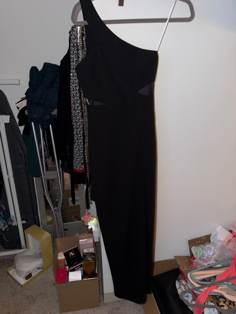 Elegant Black One-Shoulder Evening Dress